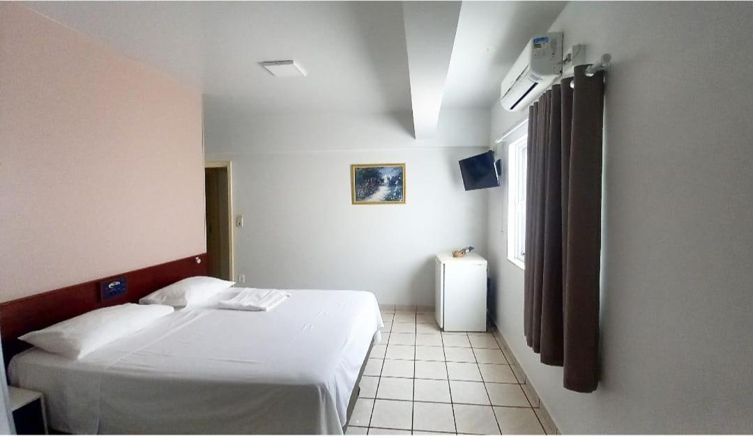 Alpha Ville Hotel Assis Exterior photo