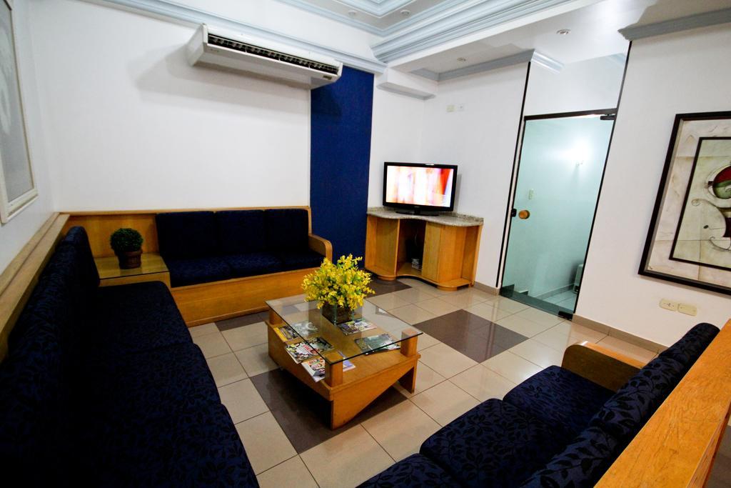 Alpha Ville Hotel Assis Exterior photo